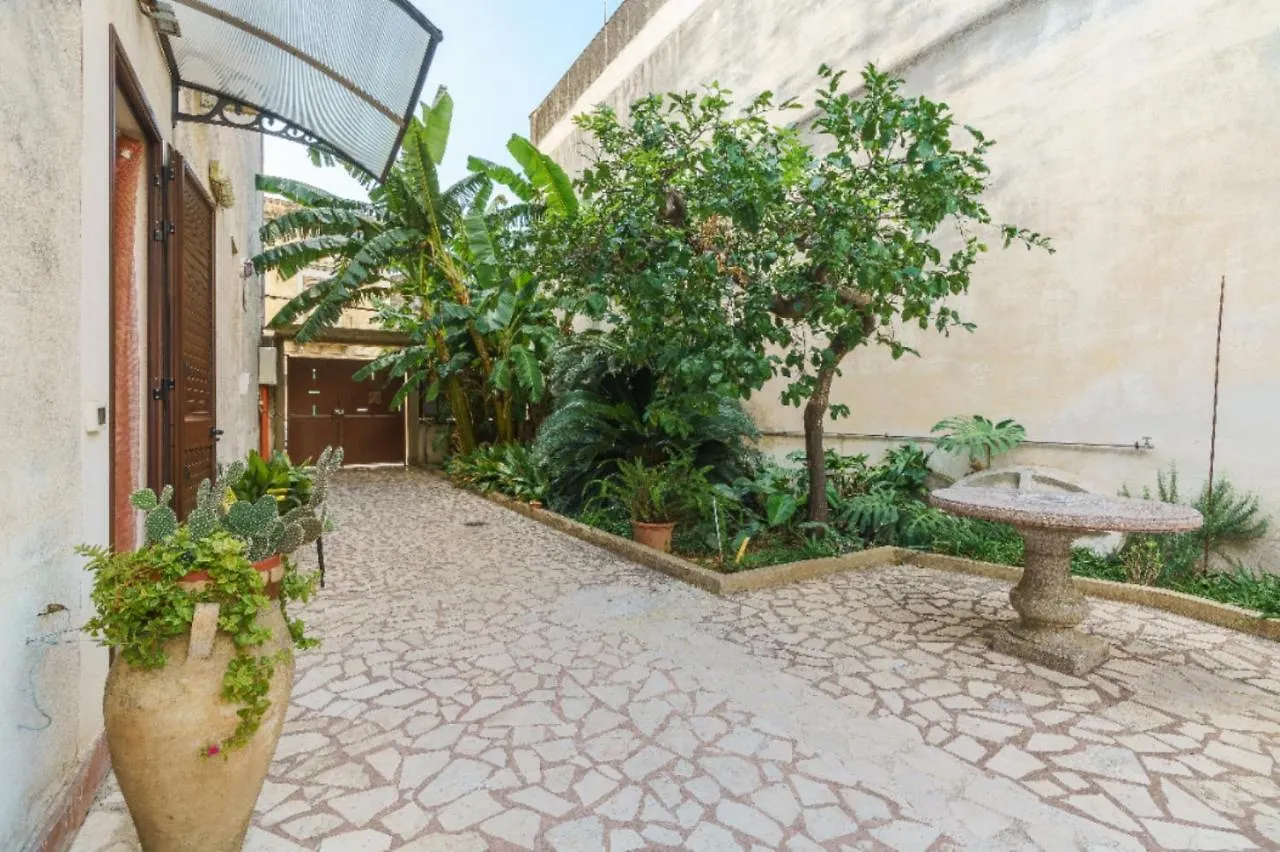 Il Giardino Di Antonella 2 Villa Trapani 0*,